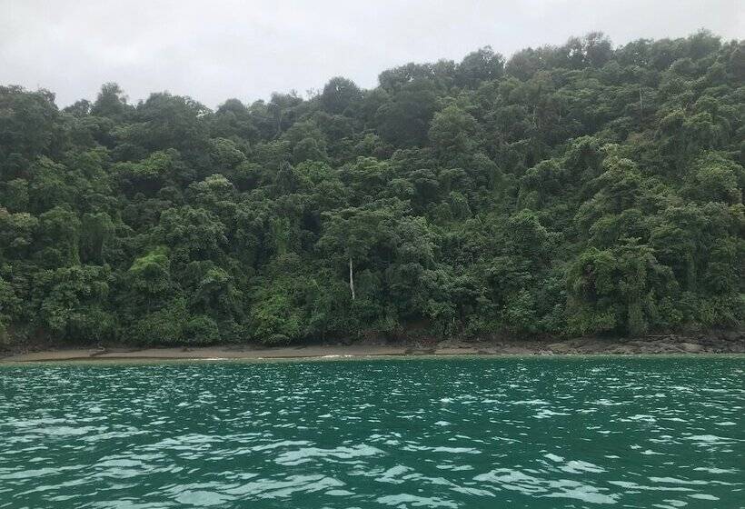 مسافرخانه Posada Los Delfines