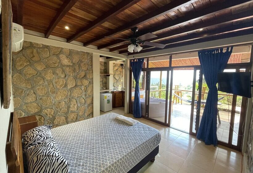 مسافرخانه Punta Hills Montanita