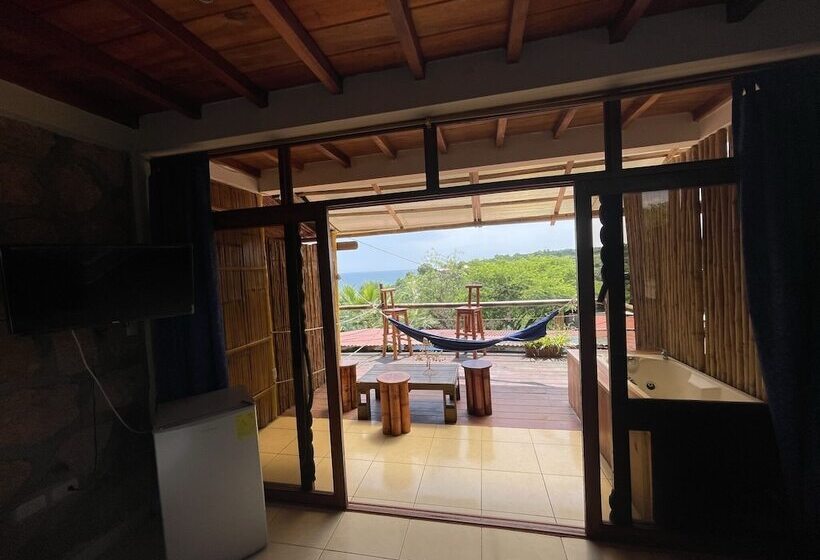 مسافرخانه Punta Hills Montanita