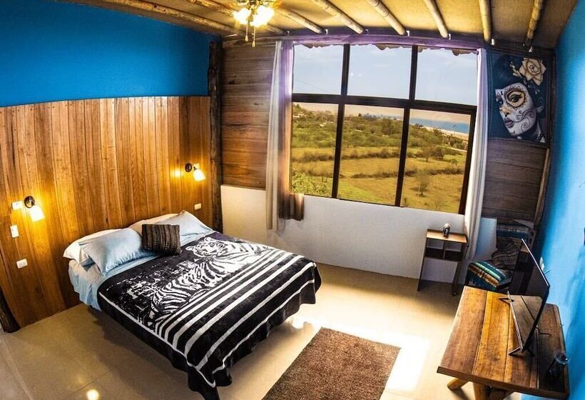 مسافرخانه Punta Hills Montanita