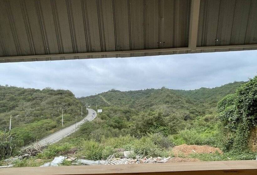 مسافرخانه Punta Hills Montanita