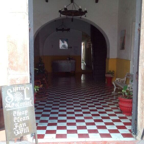 مسافرخانه Sol Colonial