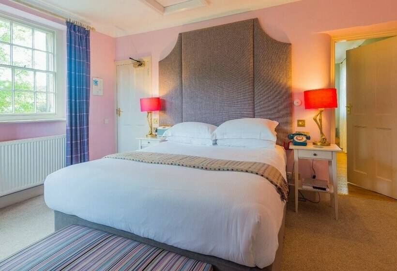 مسافرخانه The Devonshire Arms At Beeley