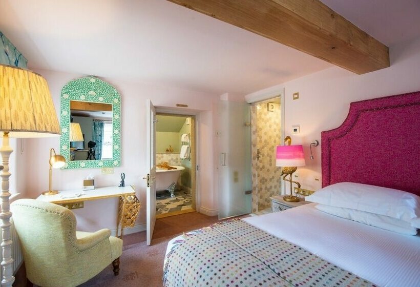 مسافرخانه The Devonshire Arms At Beeley