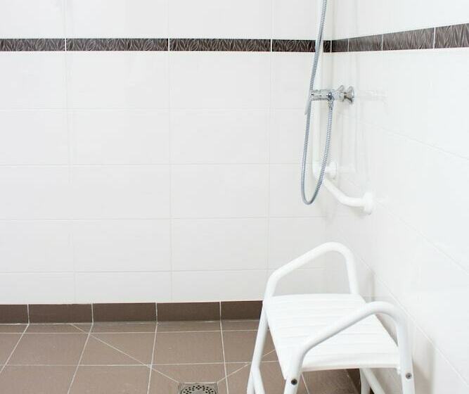 בית מלון כפרי Ace Hôtel Caen Nord Mémorial