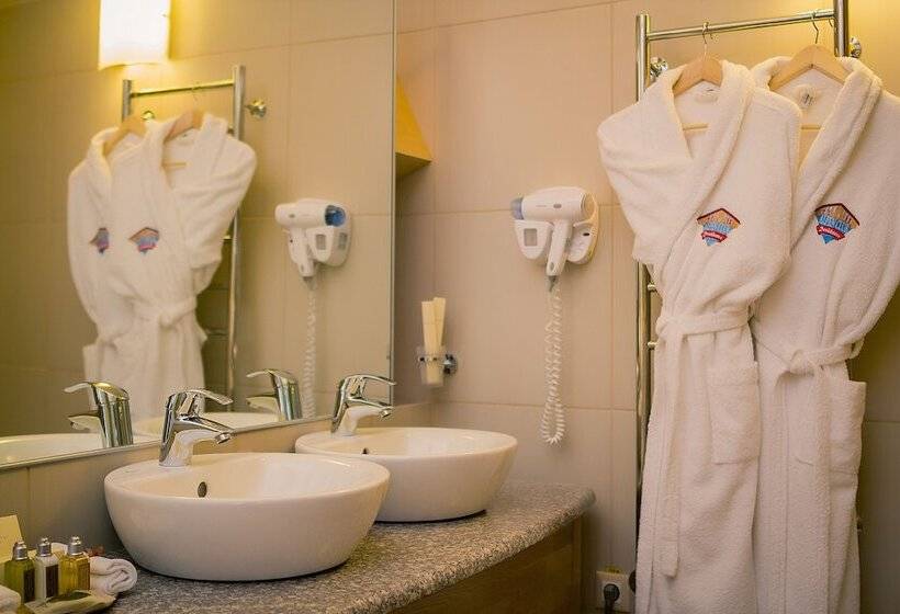 בית מלון כפרי Alpen Club