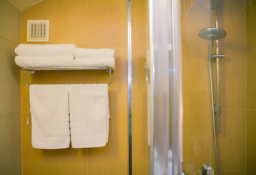 בית מלון כפרי Alpen Club