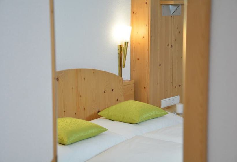 هتل Appartements Aurikel Corso