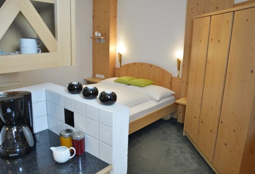 هتل Appartements Aurikel Corso