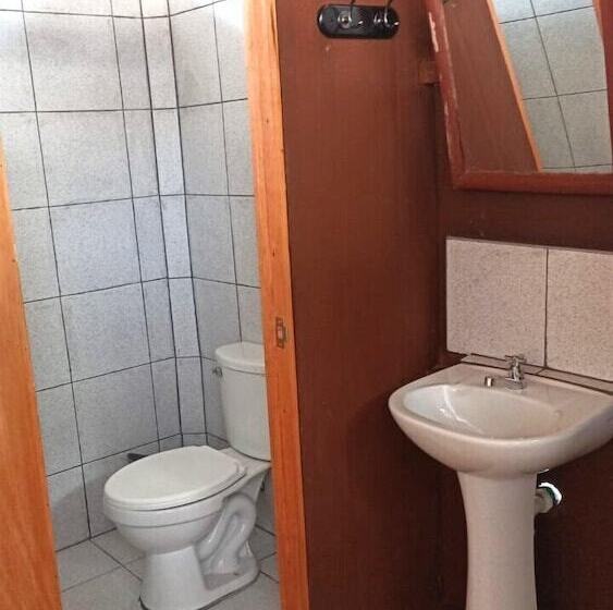 هتل Avatar Amazon Lodge & Canopy Park