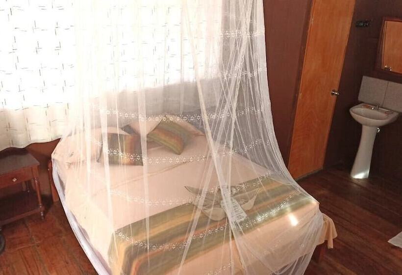 هتل Avatar Amazon Lodge & Canopy Park