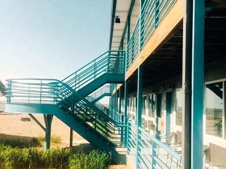 Отель Beachfront Resort