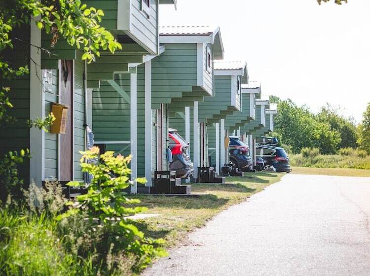 בית מלון כפרי Björkbackens Stugby   Campground