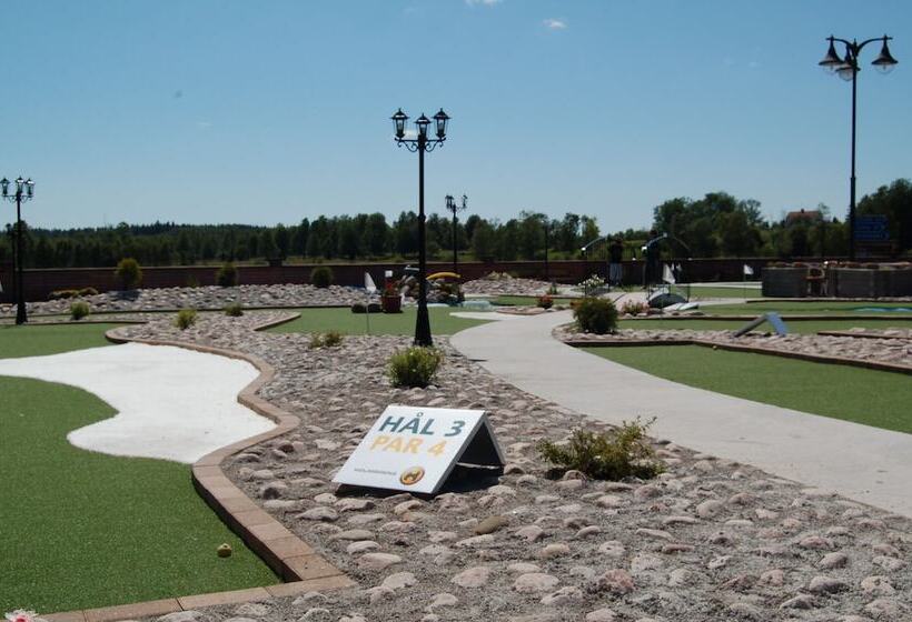 בית מלון כפרי Björkbackens Stugby   Campground