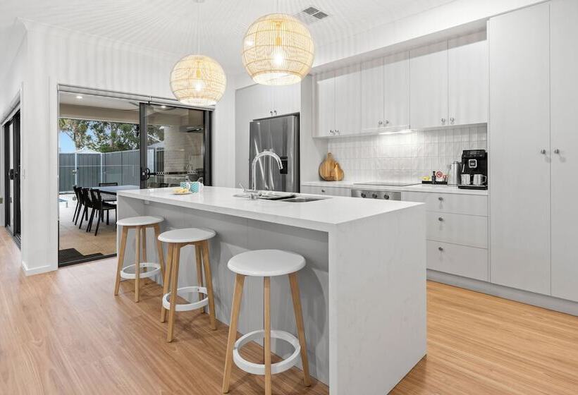 هتل Renmark River Villas And Boats & Bedzzz