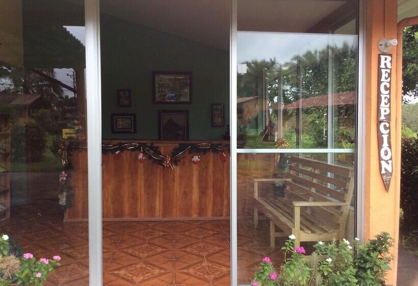 酒店 Cabinas Los Guayabos