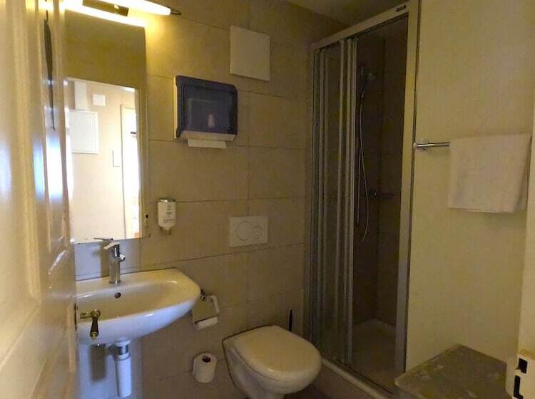 בית מלון כפרי Edelweiss Lodge