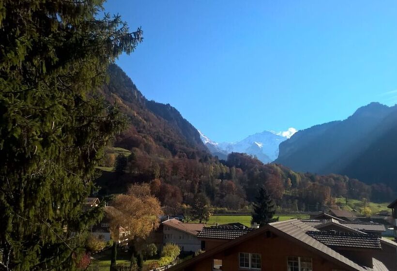 בית מלון כפרי Edelweiss Lodge