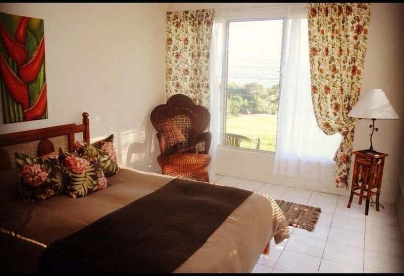 בית מלון כפרי Green Village