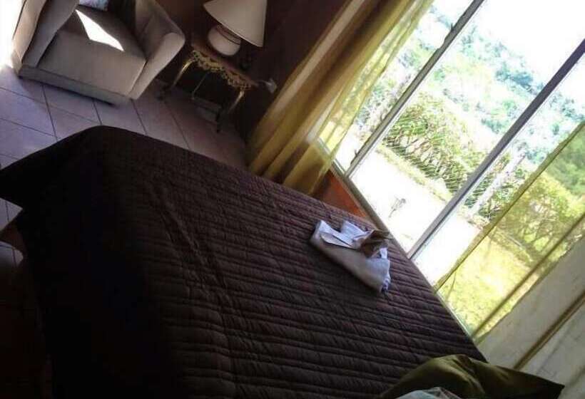 בית מלון כפרי Green Village