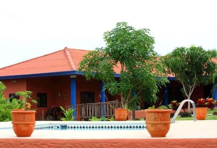 Отель Hacienda Doña Carmen