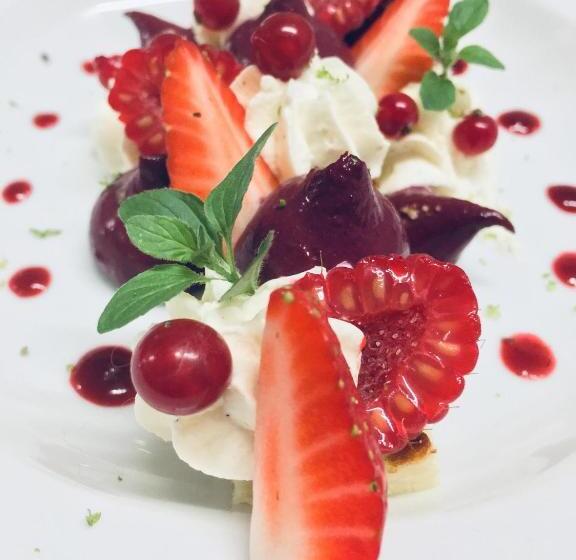 Отель Hôtel Castillan