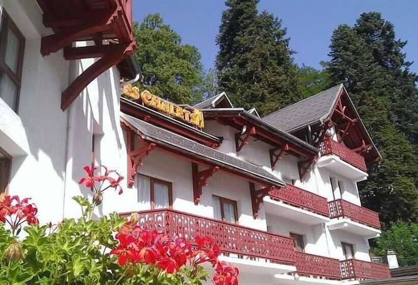 Отель Hôtel Les Chalets