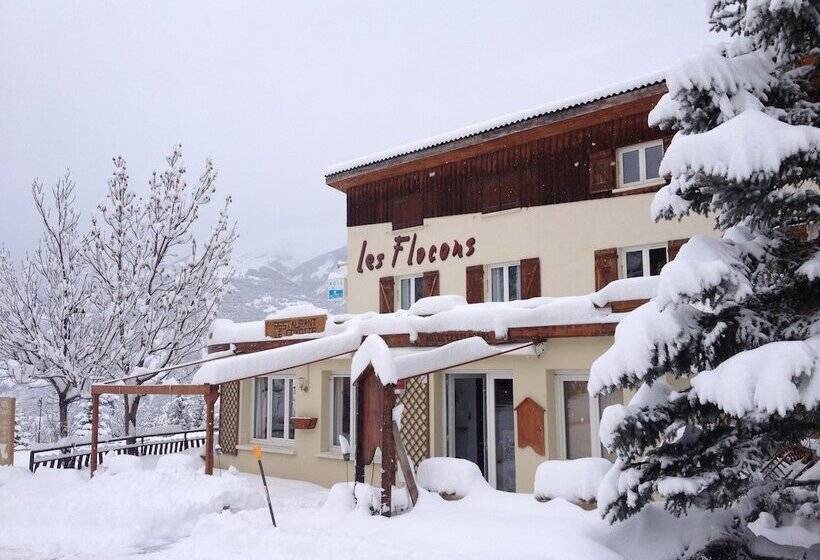 Отель Hôtel Les Flocons