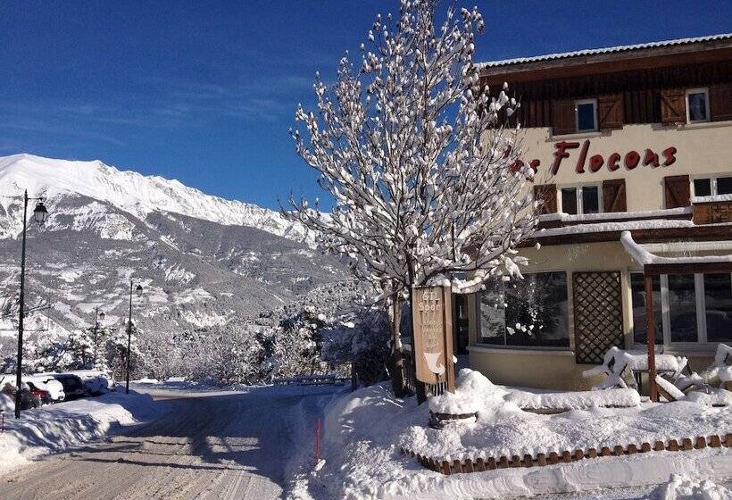 Отель Hôtel Les Flocons