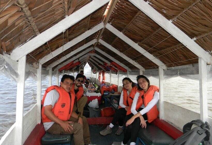 هتل Jacamar Lodge Expeditions