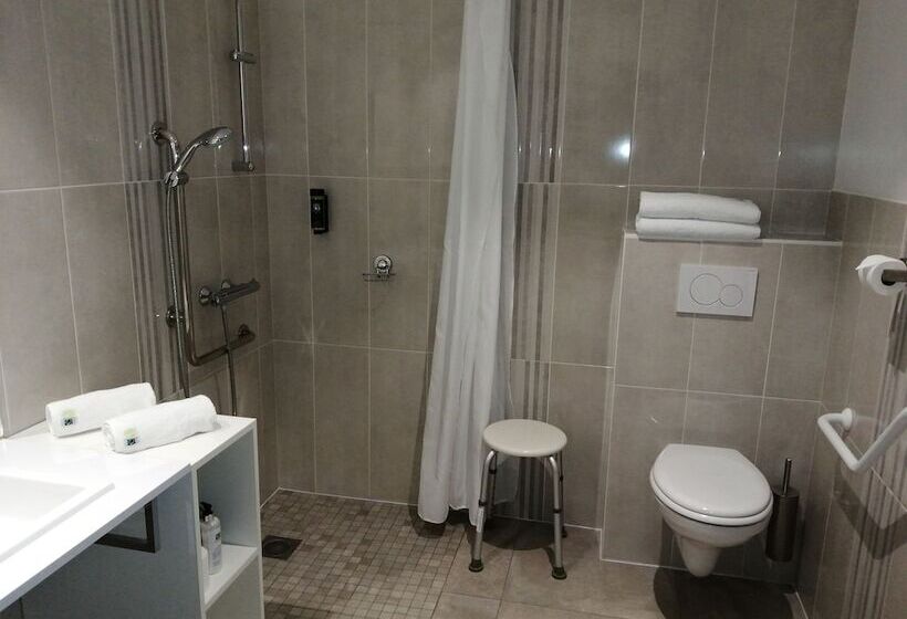 Отель L Aérogare