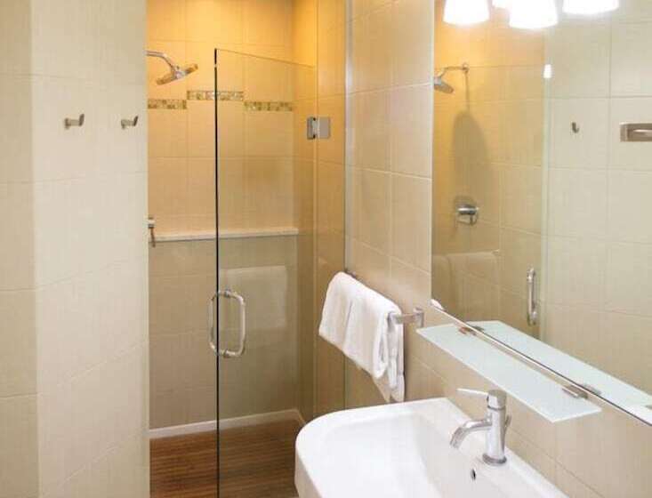 فندق Land's End At Cannon Beach