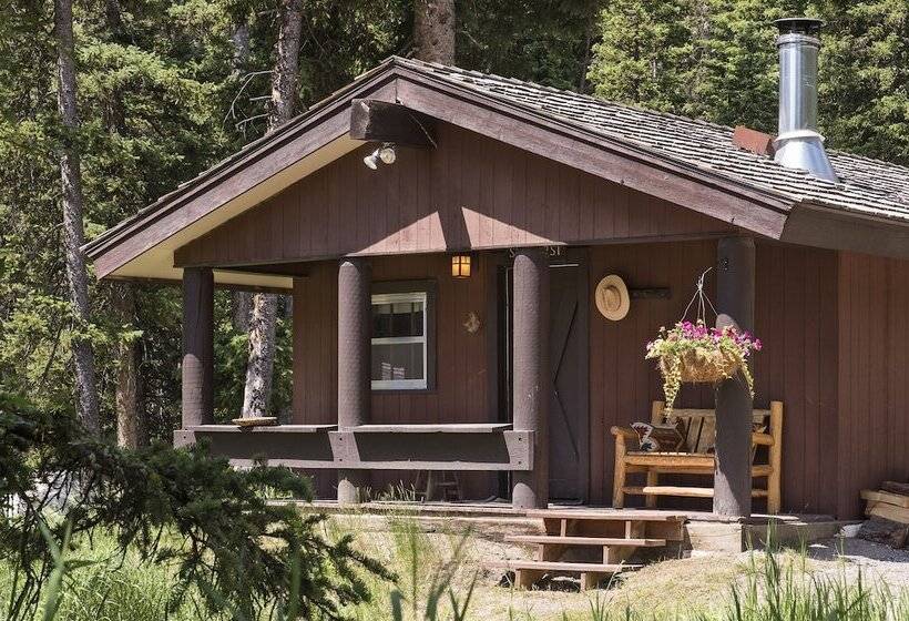 هتل Lone Mountain Ranch