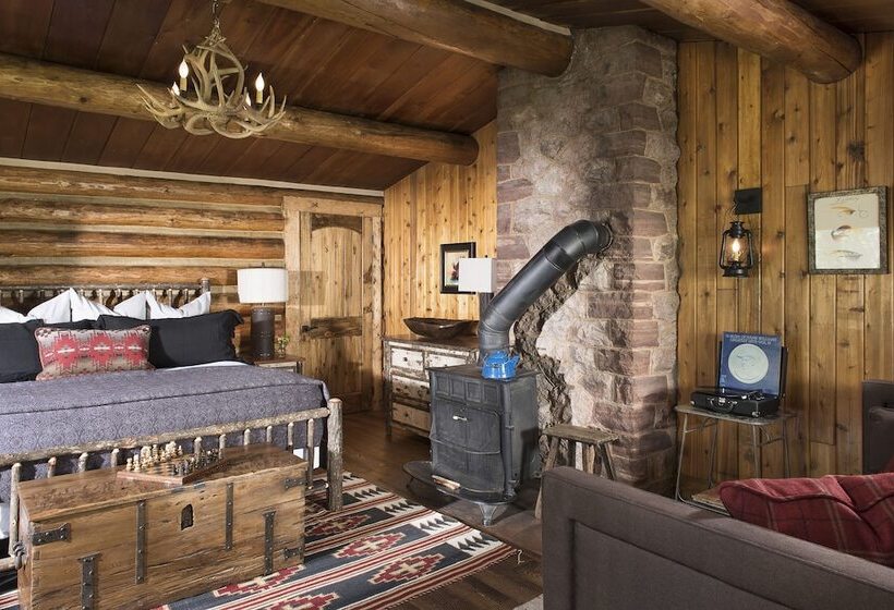 هتل Lone Mountain Ranch