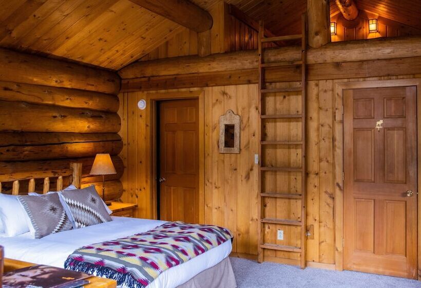 هتل Lone Mountain Ranch