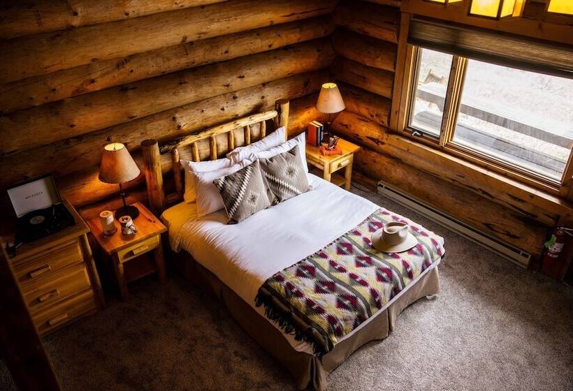فندق Lone Mountain Ranch