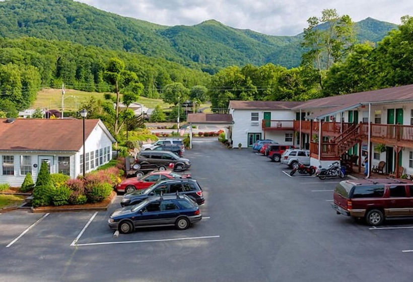 酒店 Maggie Valley Creekside Lodge