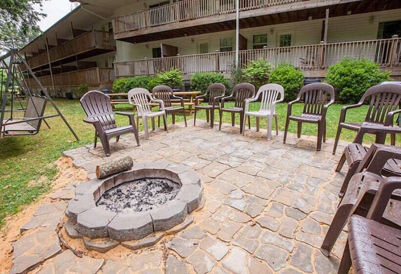 酒店 Maggie Valley Creekside Lodge