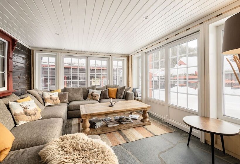 בית מלון כפרי Namsentunet