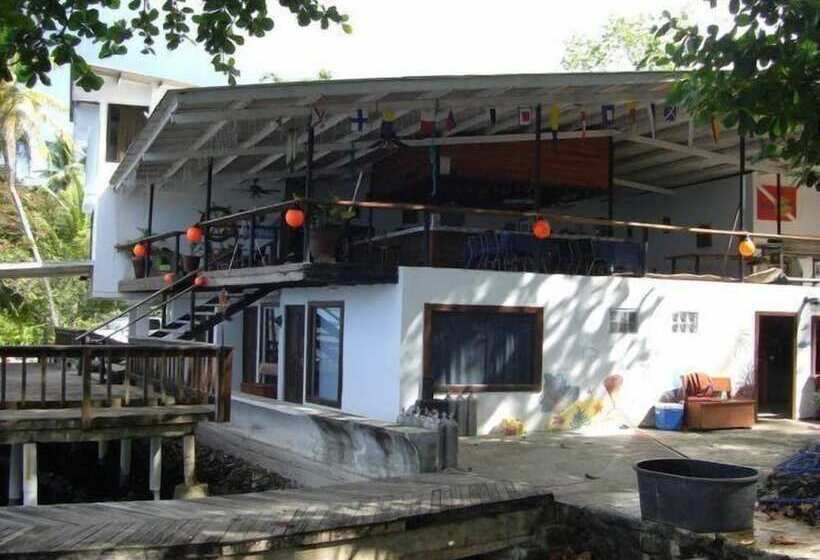 호텔 Panama Divers & Octopus Garden Dive Center