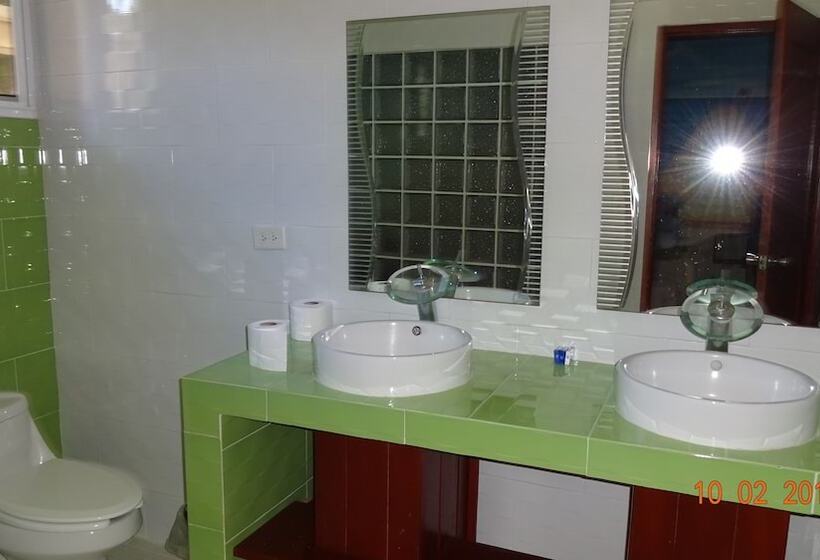 فندق Paradise Inn