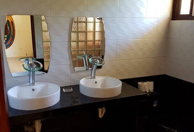 فندق Paradise Inn