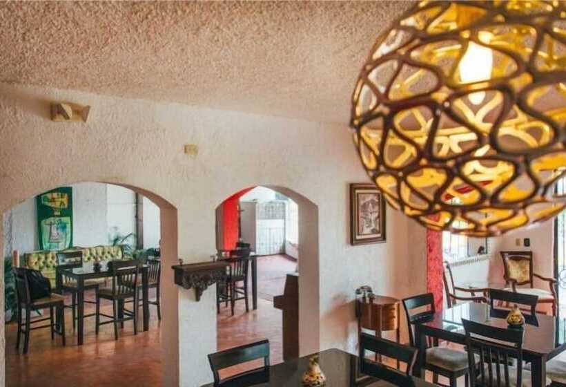 هتل Real Colonial