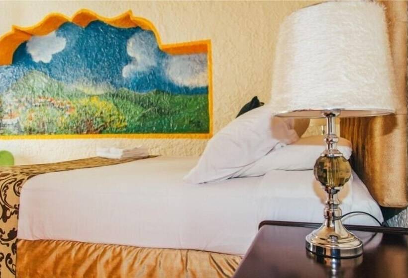 هتل Real Colonial