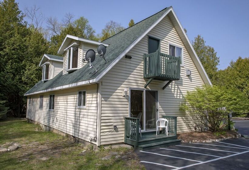 فندق Ridges Inn & Suites