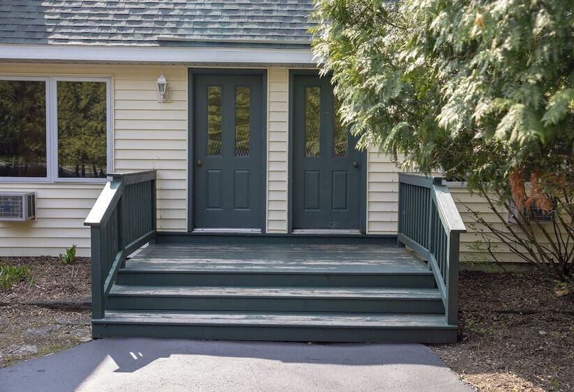 فندق Ridges Inn & Suites