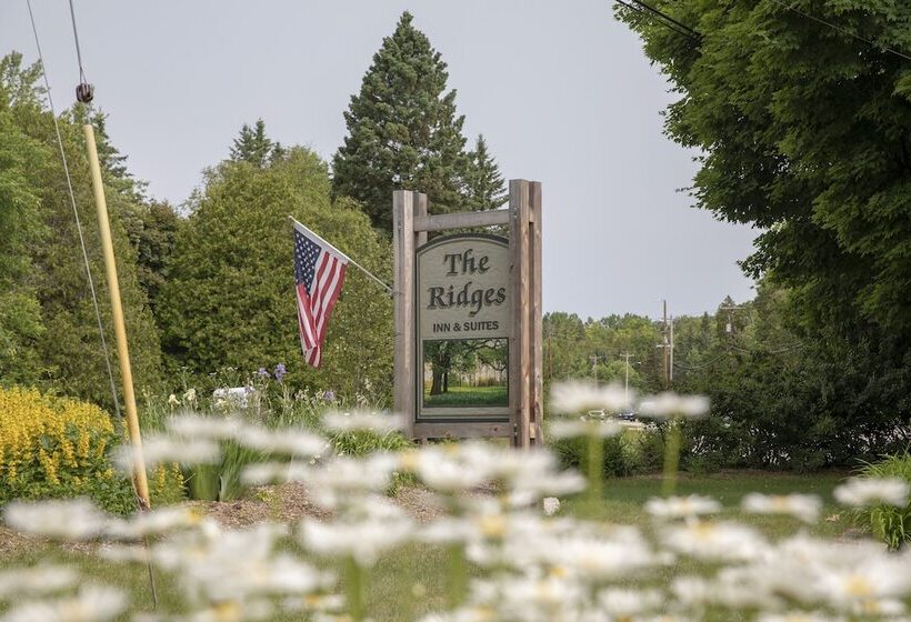 فندق Ridges Inn & Suites