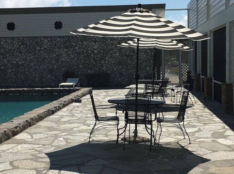 فندق Rod And Gun Club