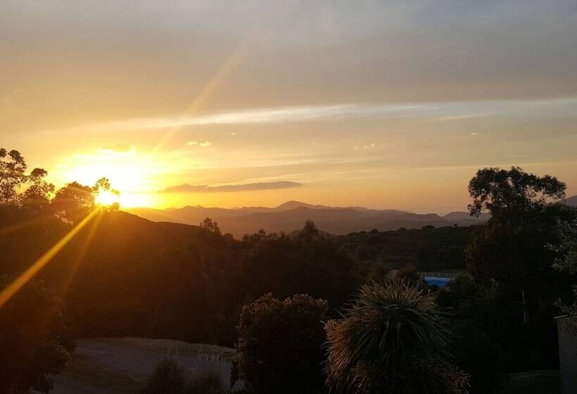 בית מלון כפרי Hôtel Résidence U Nebbiu