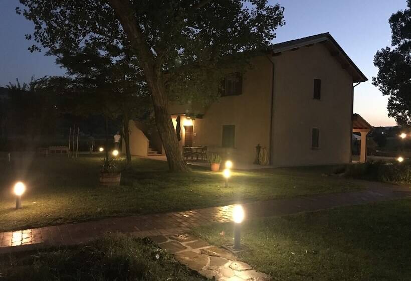 교외 호텔 Agriturismo Querceto